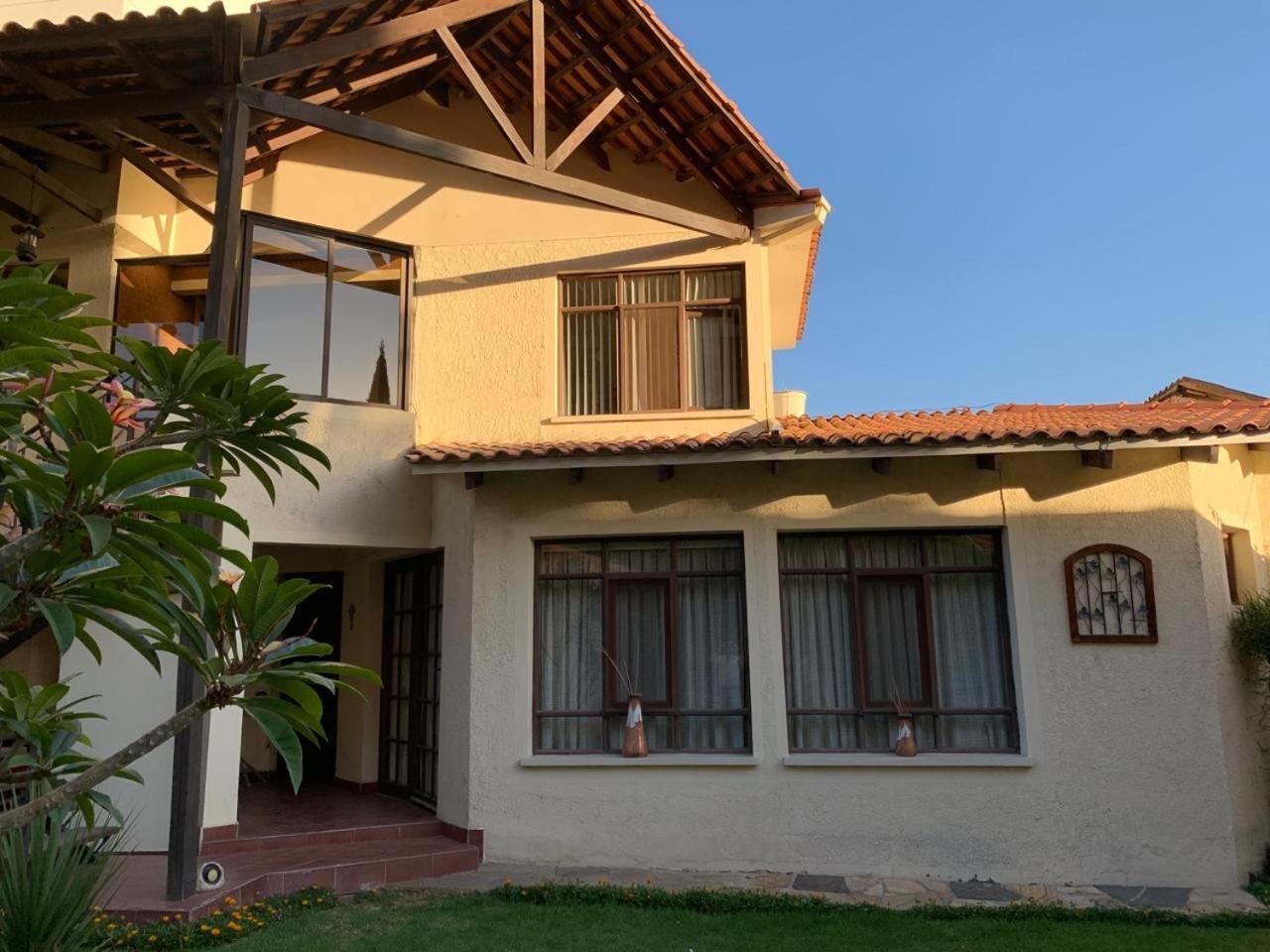 Apartamento Con Jardin Cochabamba Bagian luar foto