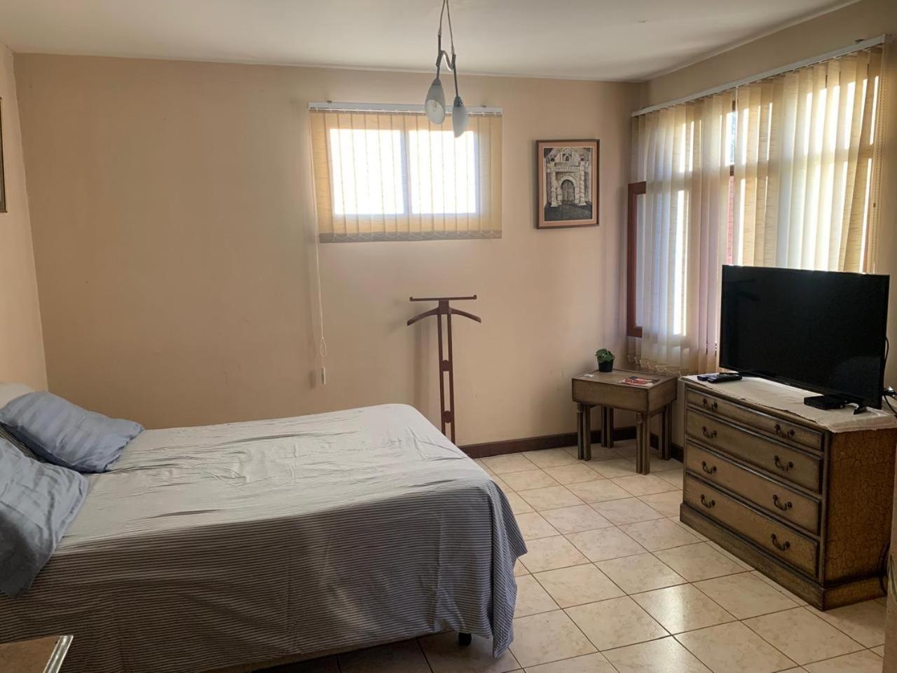 Apartamento Con Jardin Cochabamba Bagian luar foto
