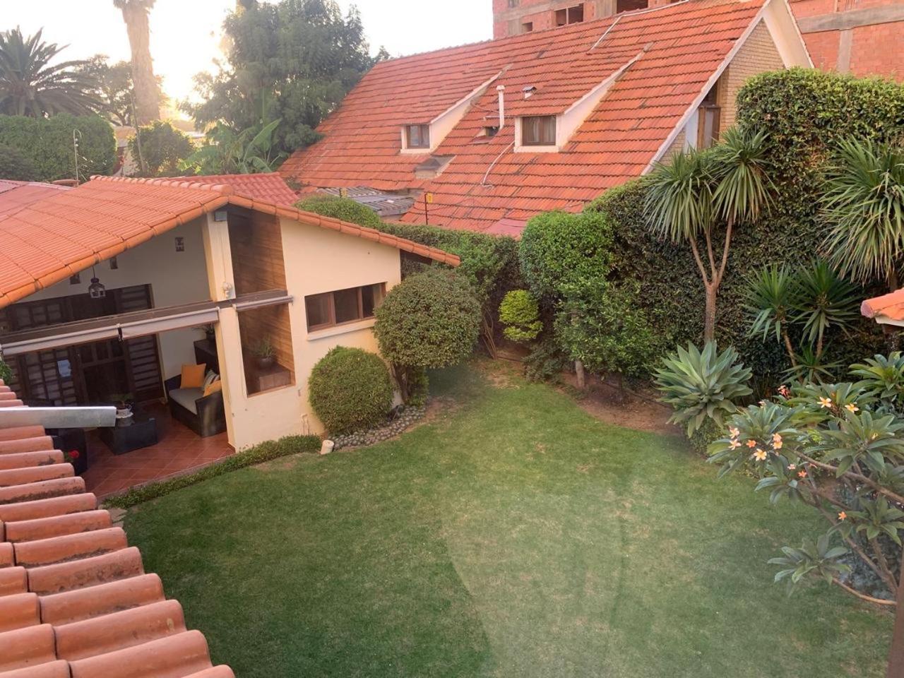 Apartamento Con Jardin Cochabamba Bagian luar foto