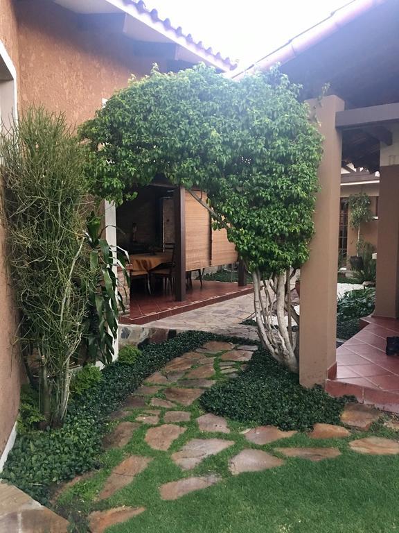 Apartamento Con Jardin Cochabamba Bagian luar foto