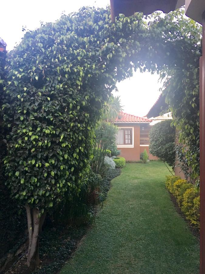 Apartamento Con Jardin Cochabamba Bagian luar foto
